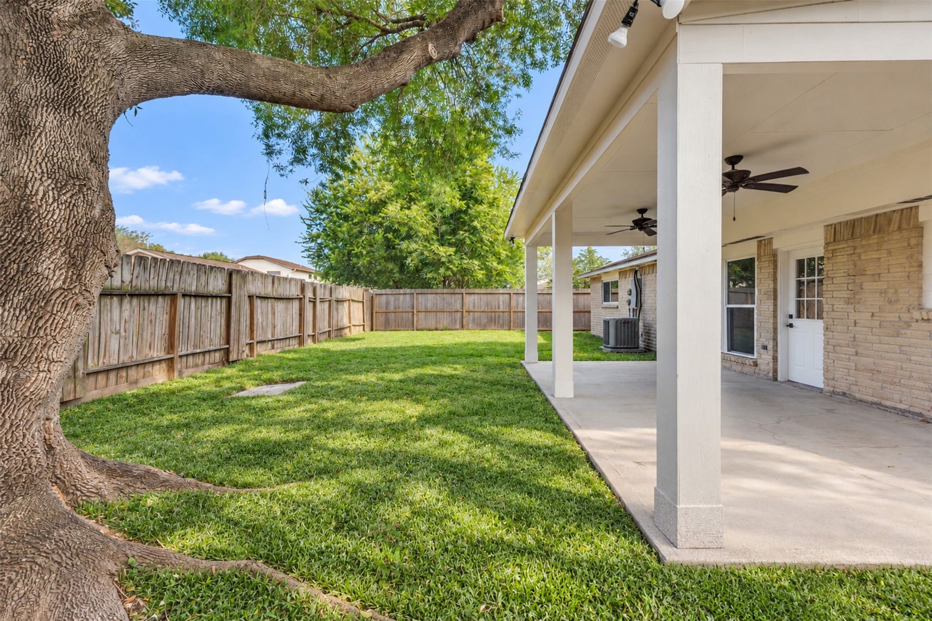 9805 Blue Bird Street, La Porte, TX 77571 9805 Blue Bird Street, La Porte, TX 77571