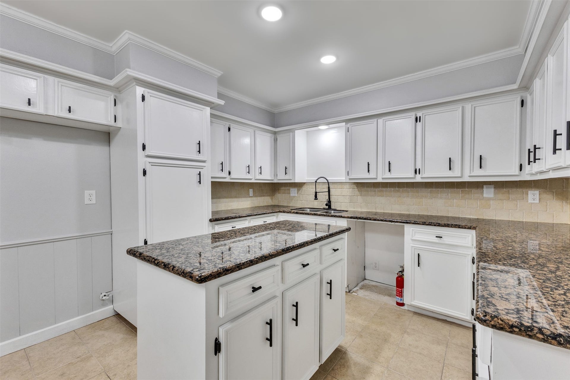 9805 Blue Bird Street, La Porte, TX 77571 9805 Blue Bird Street, La Porte, TX 77571