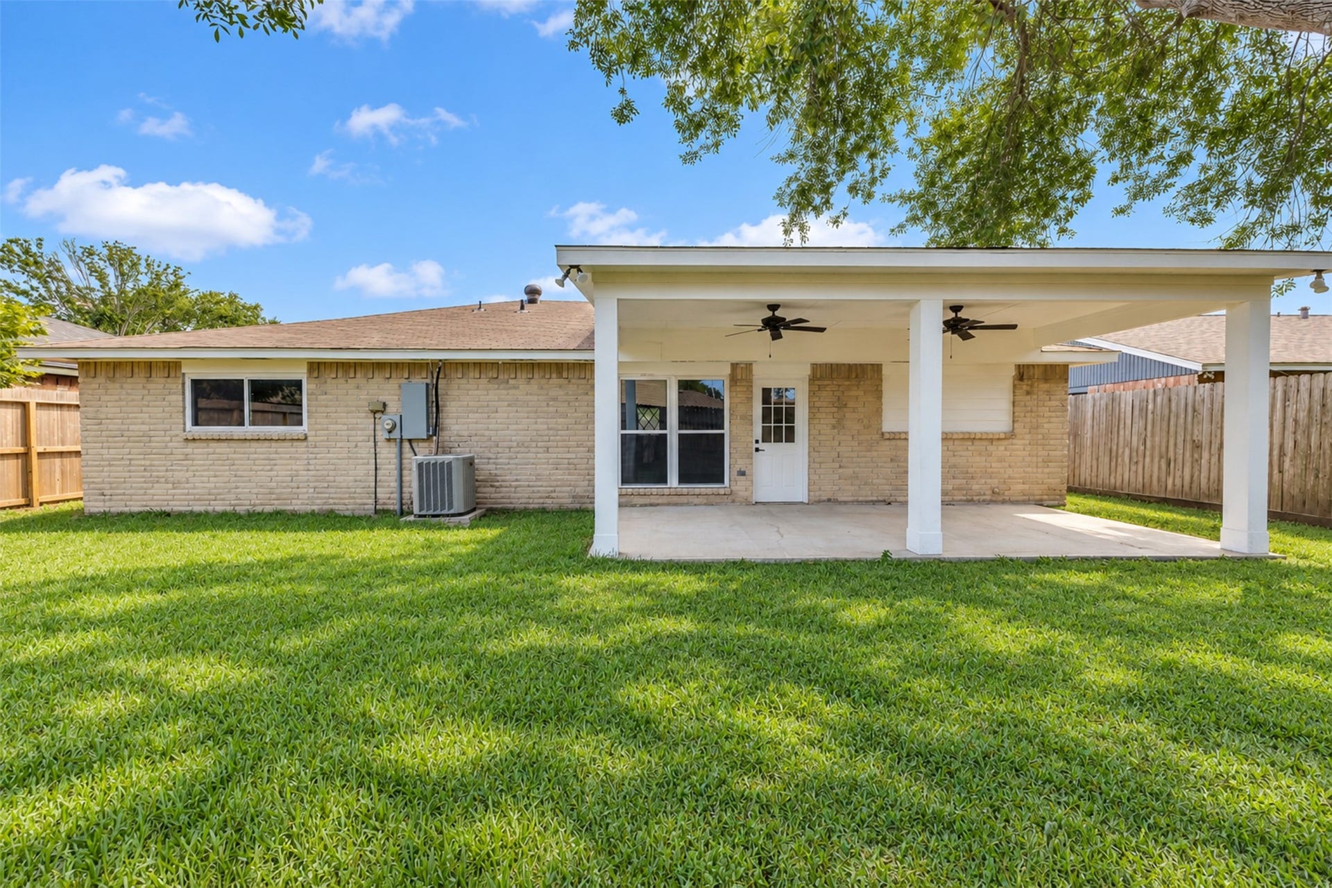 9805 Blue Bird Street, La Porte, TX 77571 9805 Blue Bird Street, La Porte, TX 77571