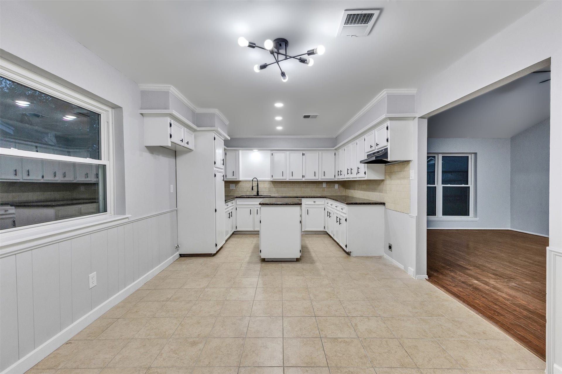 9805 Blue Bird Street, La Porte, TX 77571 9805 Blue Bird Street, La Porte, TX 77571