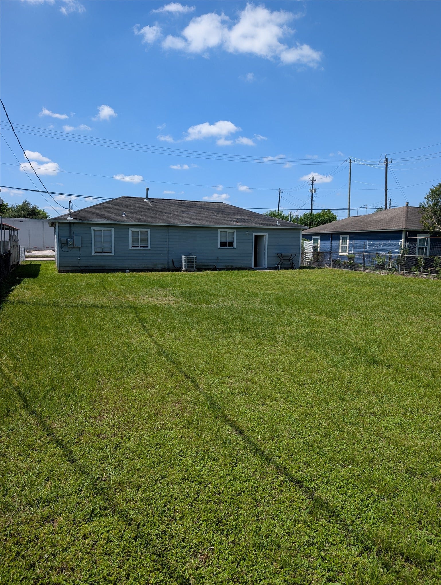 109 E Parker Road, Houston, TX 77076 Huge Backyard