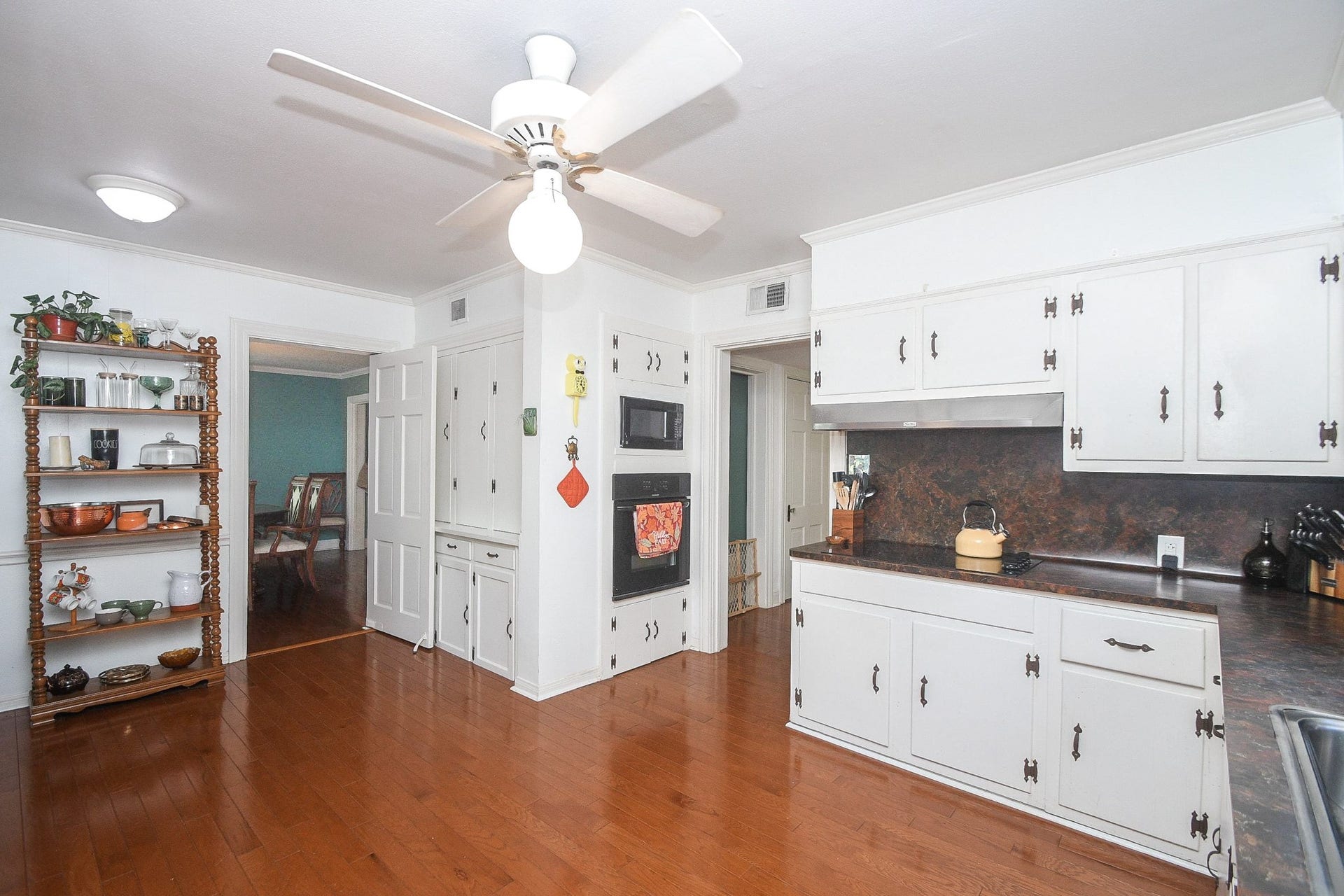 1118 E Cedar Street, Angleton, TX 77515 1118 E Cedar Street, Angleton, TX 77515