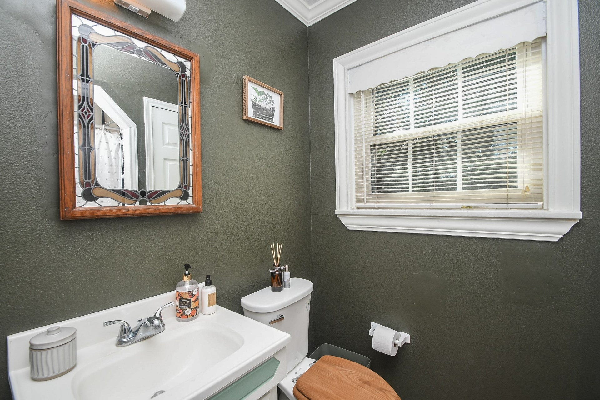 1118 E Cedar Street, Angleton, TX 77515 1118 E Cedar Street, Angleton, TX 77515