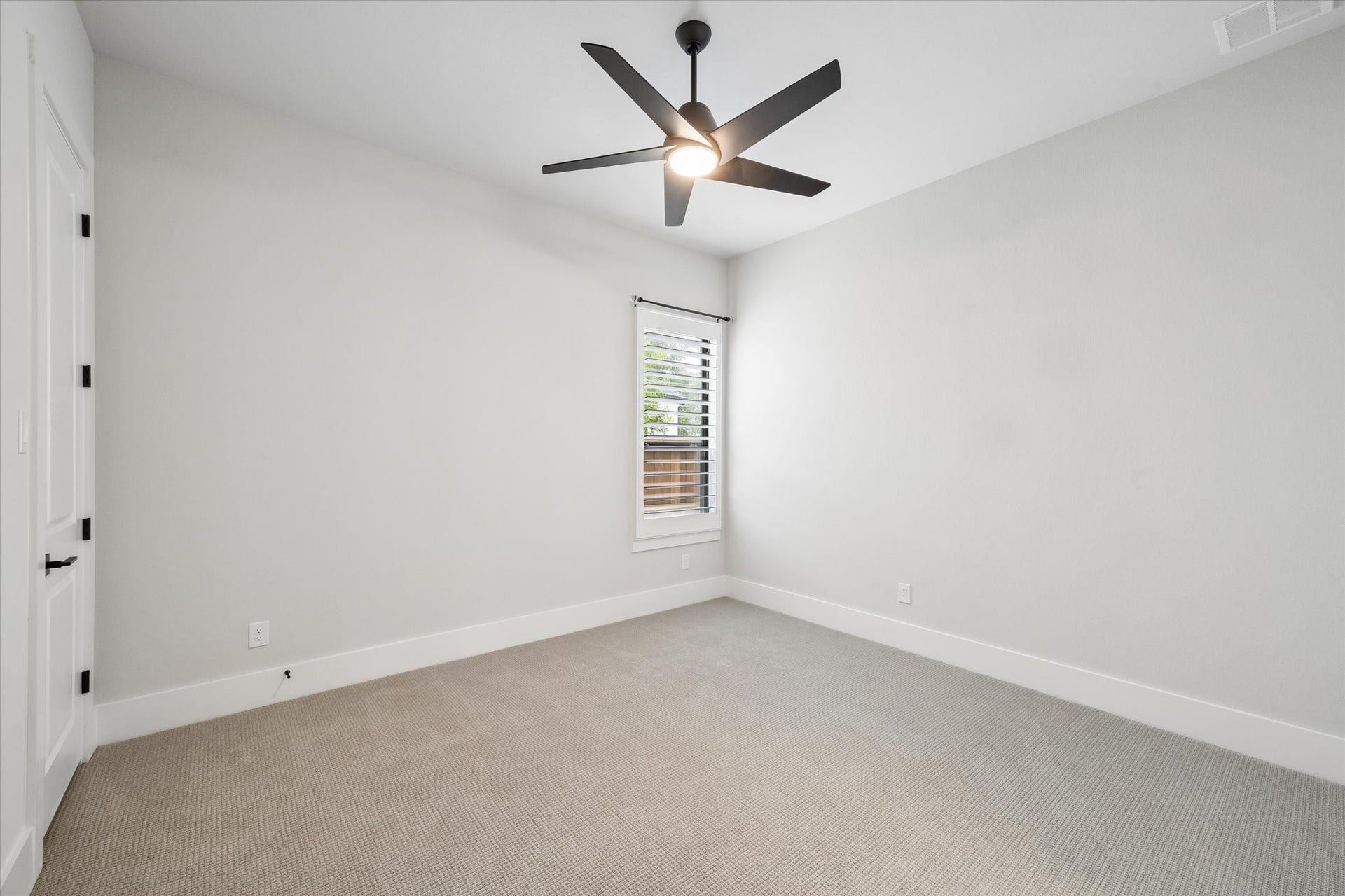 27720 Hazelbrook Lane, Spring, TX 77386 Your 4th Bedroom also has an upgraded Ceiling Fan, Plantation Shutters and a Walk-In Closet with Full En-Suite