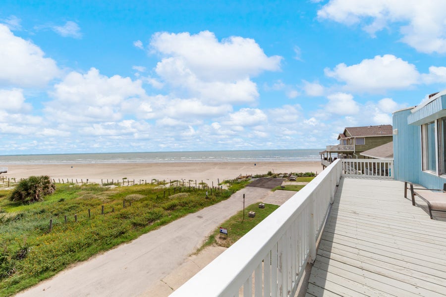 Property photo for 12628 W Ventura Drive, Galveston, TX