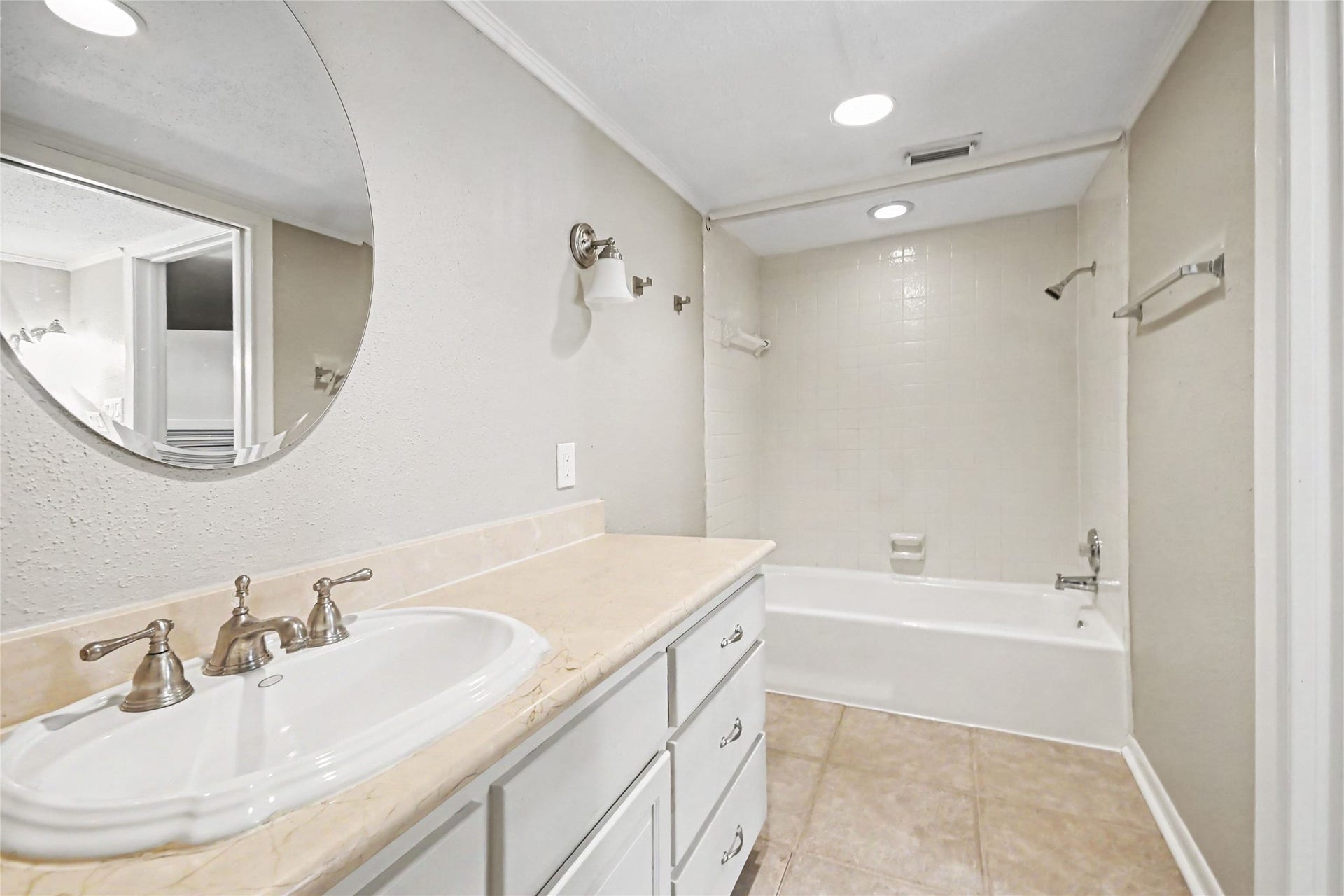18222 Bal Harbour Drive, Houston, TX 77058 18222 Bal Harbour Drive, Houston, TX 77058