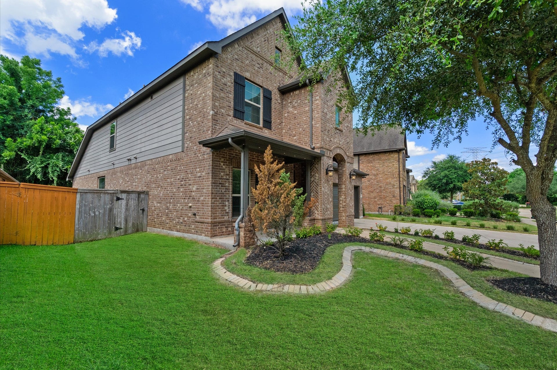 2827 Monarch Crossing, Missouri City, TX 77459 2827 Monarch Crossing, Missouri City, TX 77459