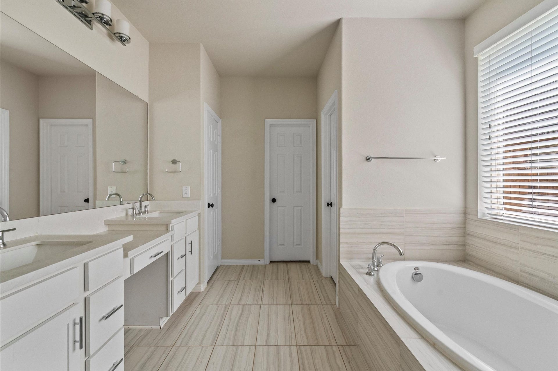 2827 Monarch Crossing, Missouri City, TX 77459 Primary Bathroom