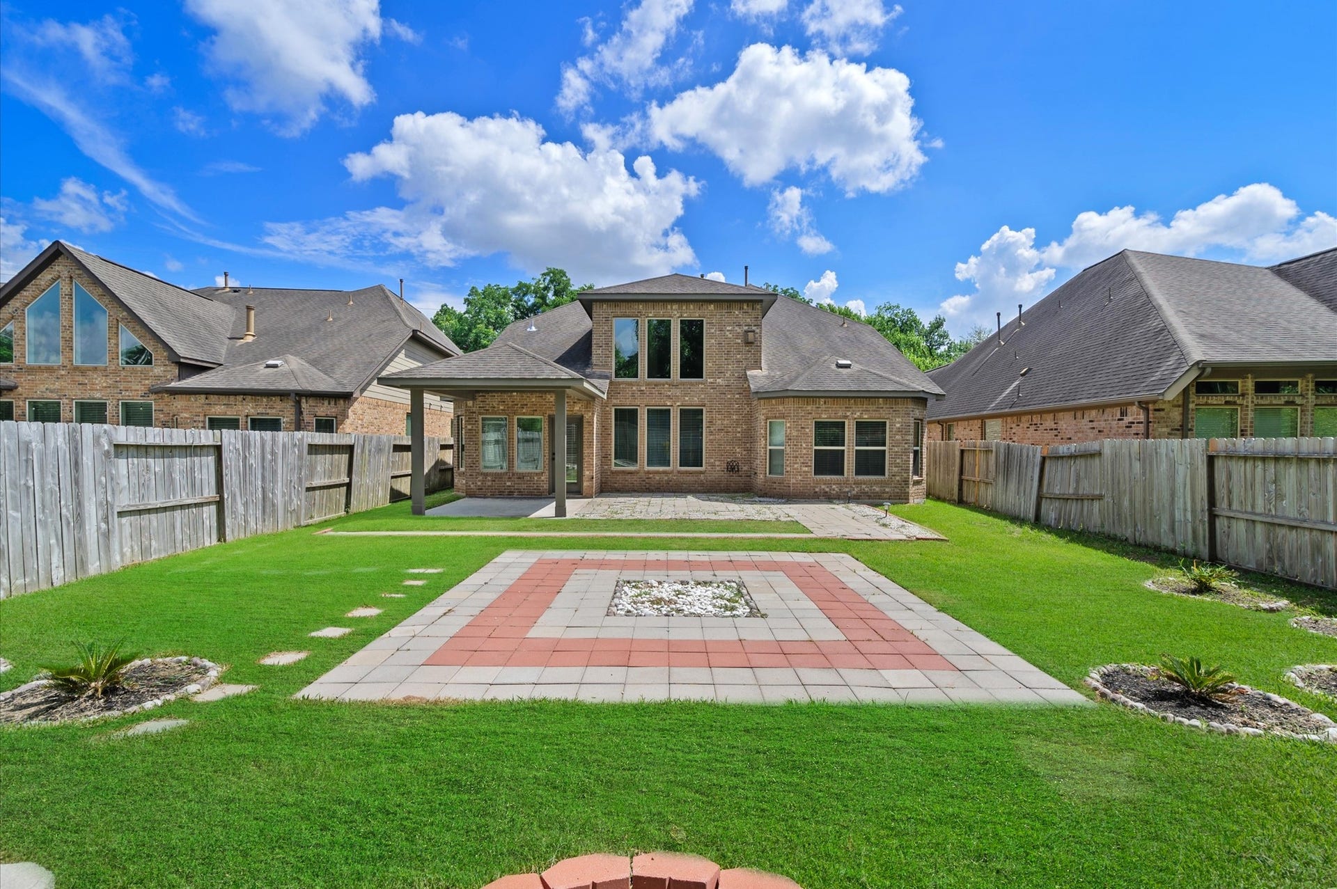 2827 Monarch Crossing, Missouri City, TX 77459 2827 Monarch Crossing, Missouri City, TX 77459