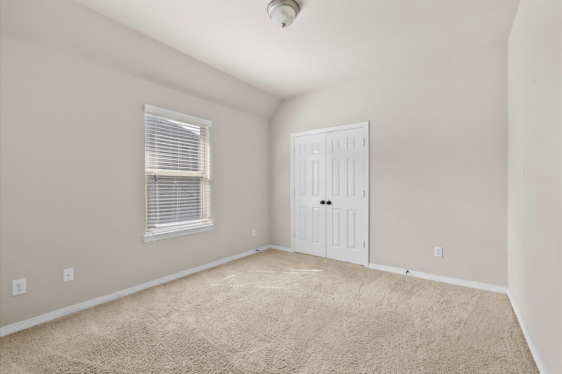 2827 Monarch Crossing, Missouri City, TX 77459 2827 Monarch Crossing, Missouri City, TX 77459