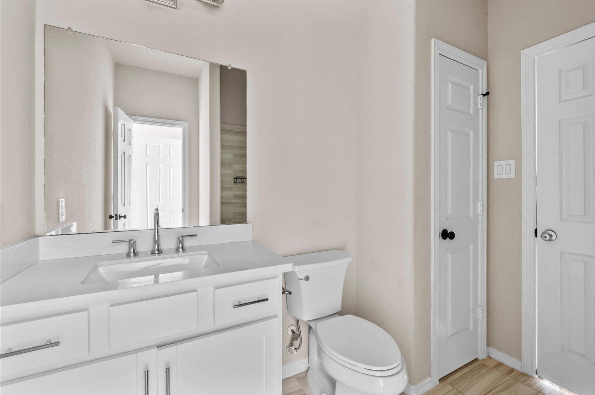 2827 Monarch Crossing, Missouri City, TX 77459 Full bathroom Upstairs