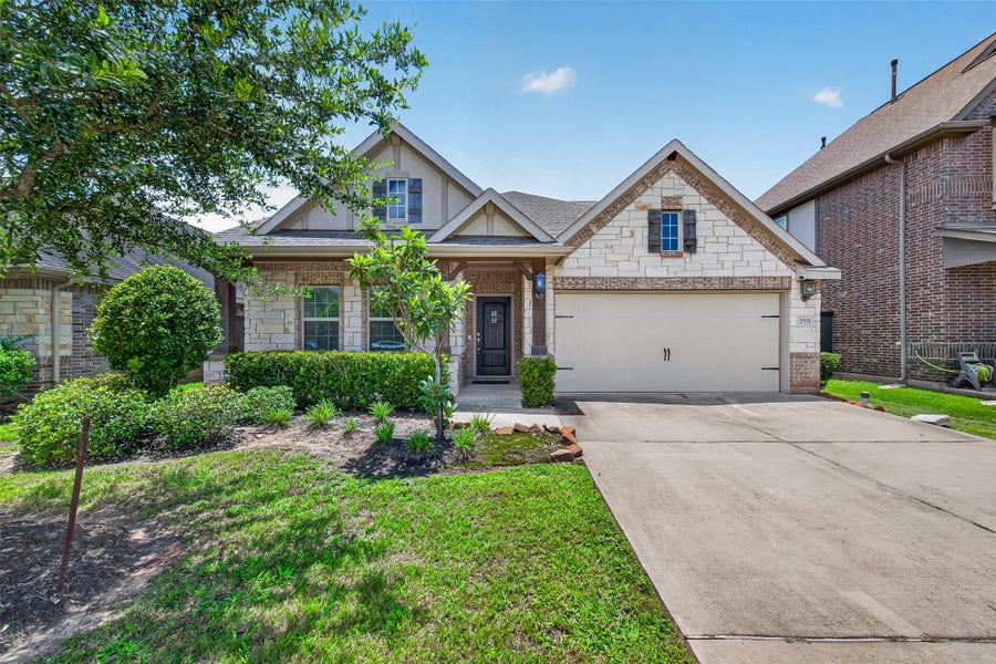Property photo for 2911 Brisk Autumn Drive, Richmond, TX
