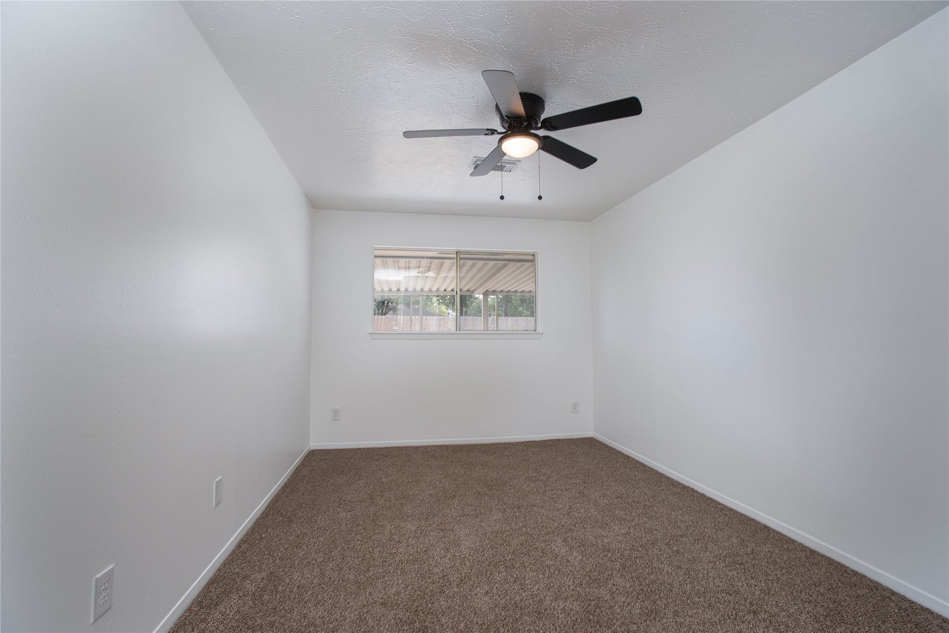 16131 Forest Way Drive, Houston, TX 77090 Secondary bedroom.