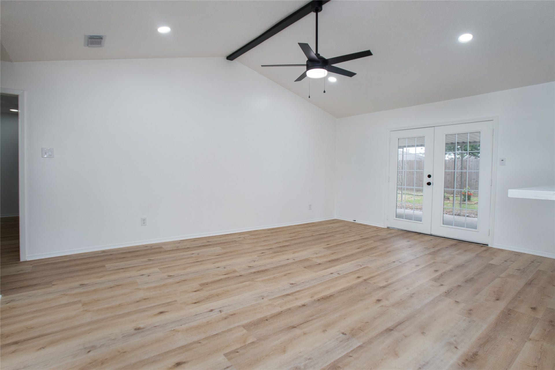 16131 Forest Way Drive, Houston, TX 77090 Another wonderful view of the spacious living room.