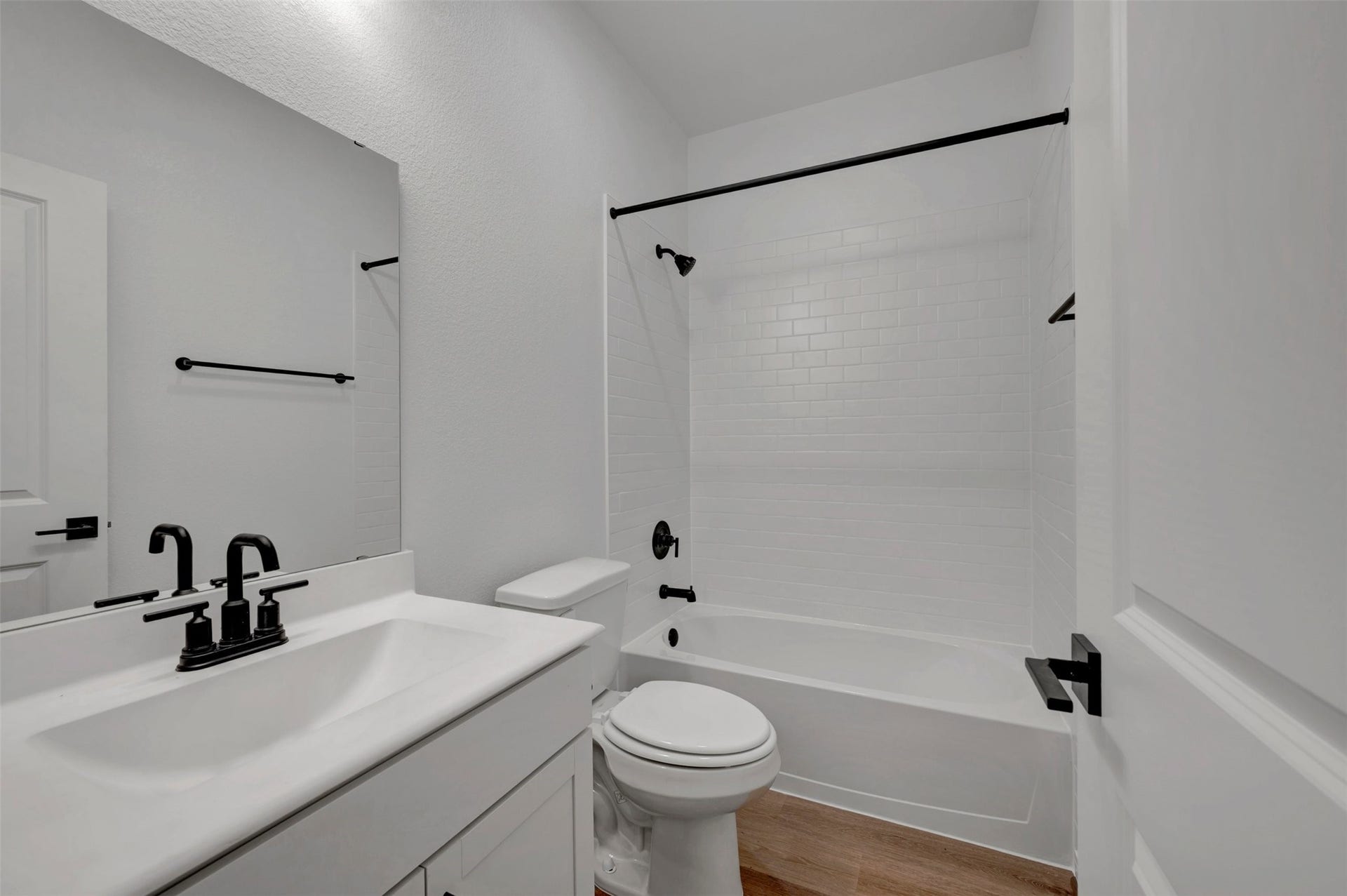 29443 Oaklawn View Drive, Waller, TX 77484 Hall bath (*Photo not of actual home and used for illustration purposes only.)