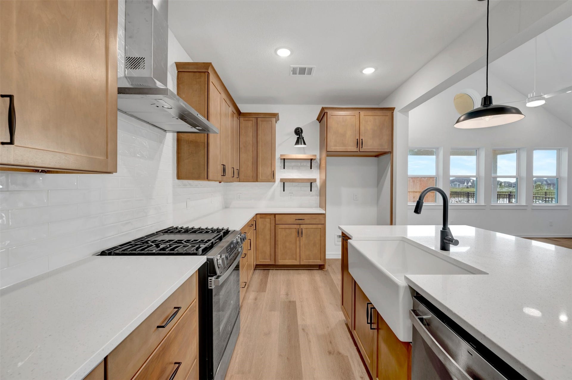 29443 Oaklawn View Drive, Waller, TX 77484 Stylish kitchen with light stain (*Photo not of actual home and used for illustration purposes only.)