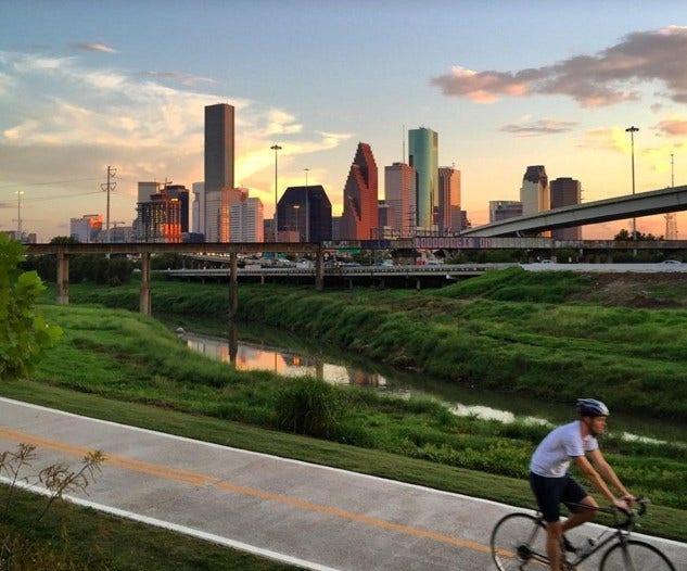 741 Bringhurst Street, Houston, TX 77020 Ride the Bike Trails along the Buffalo Bayou!