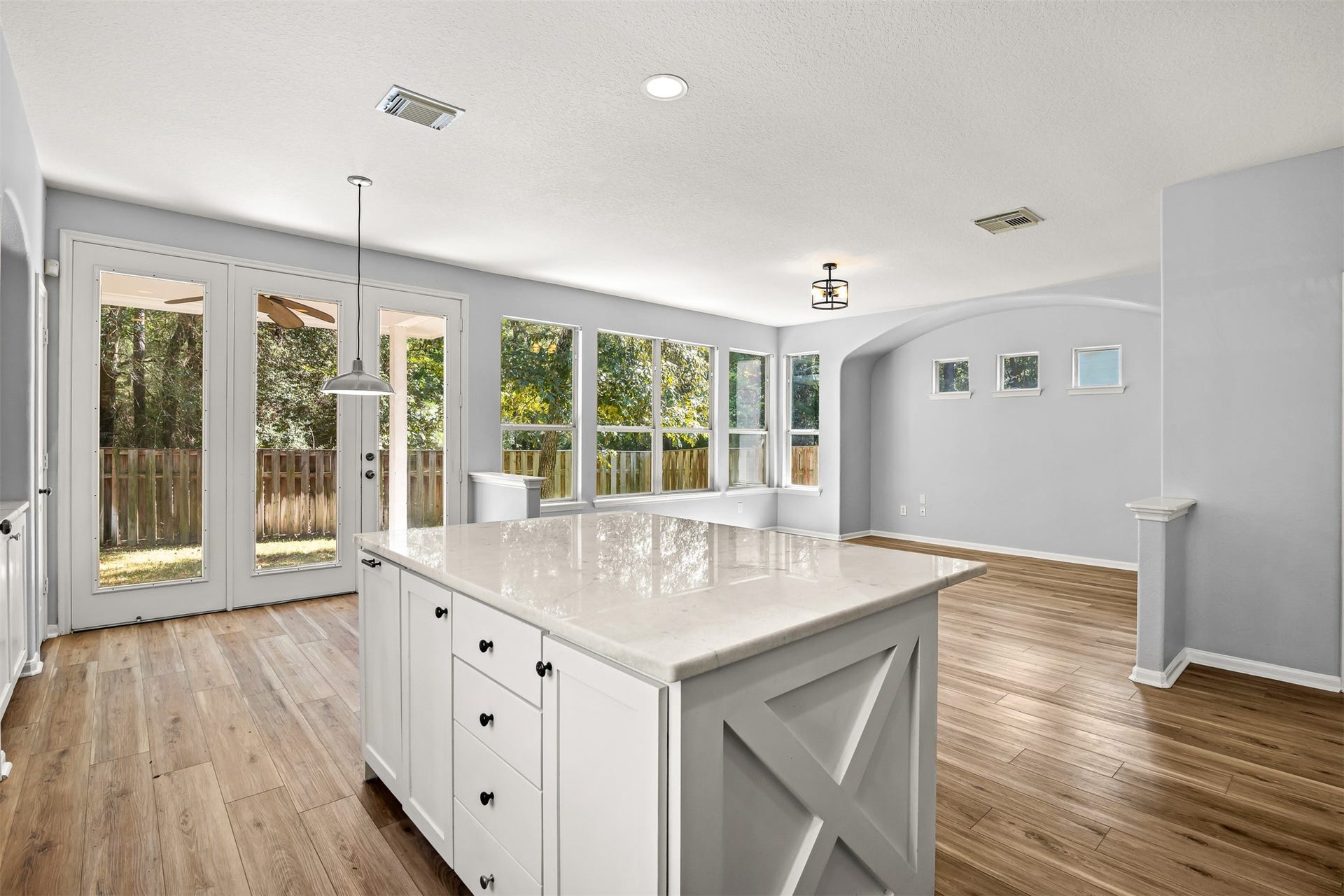 39 S Crisp Morning Circle, The Woodlands, TX 77382