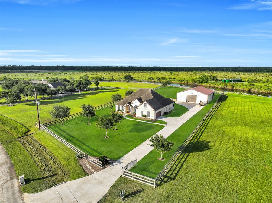 Property photo for 7611 Oak Alley Court, Rosharon, TX