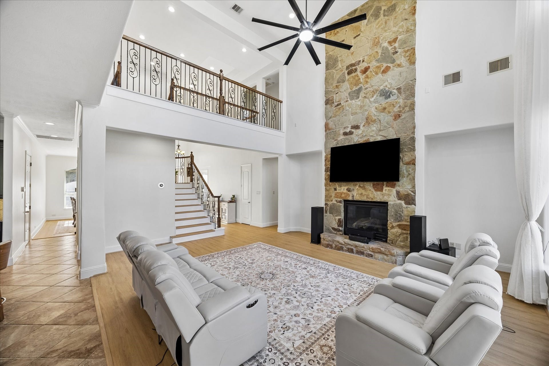 6119 Apple Bluff, Sugar Land, TX 77479 6119 Apple Bluff, Sugar Land, TX 77479