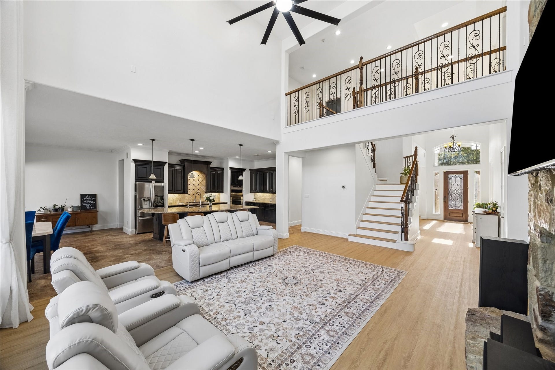 6119 Apple Bluff, Sugar Land, TX 77479 6119 Apple Bluff, Sugar Land, TX 77479