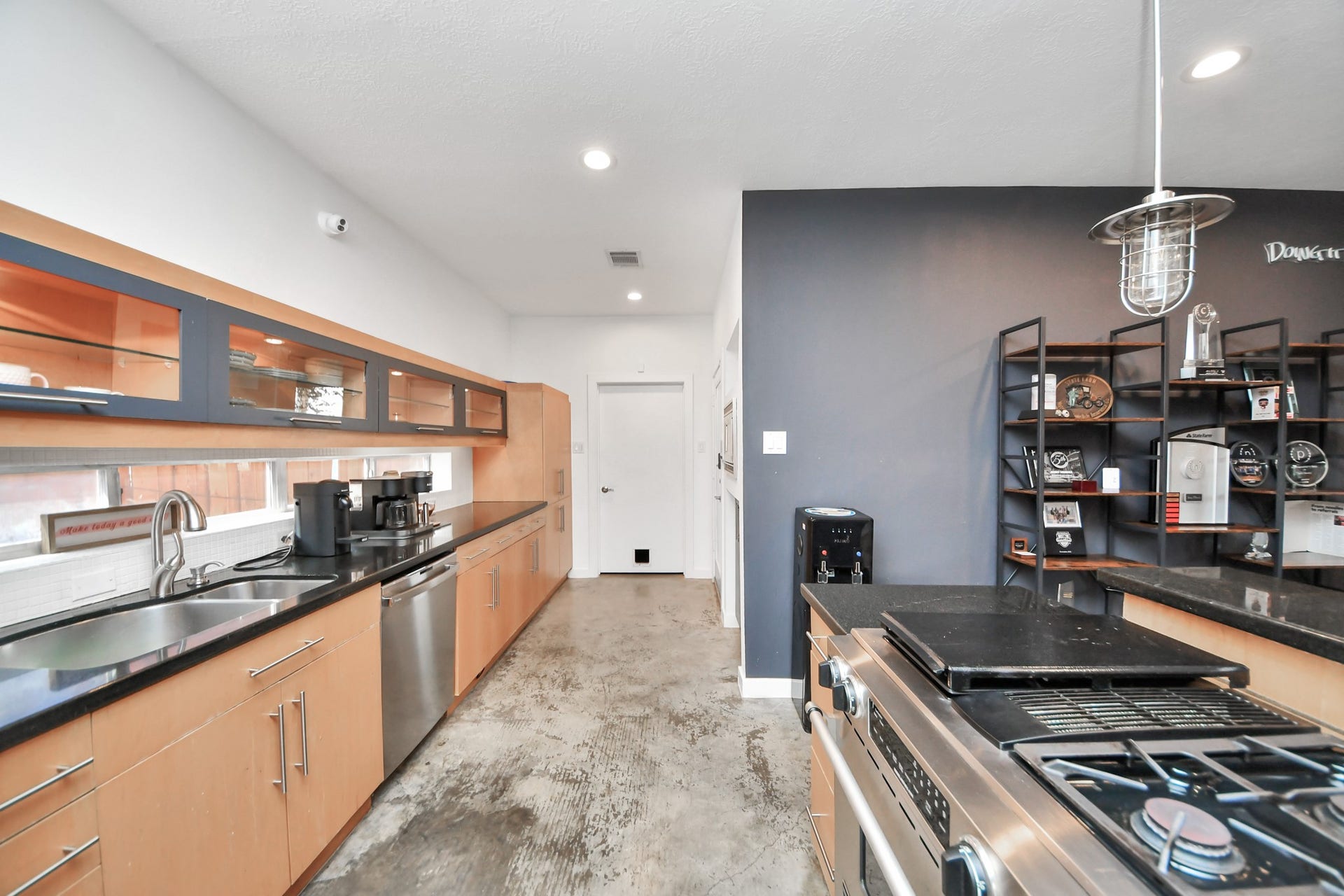 1411 Edwards Street, Houston, TX 77007 1411 Edwards Street, Houston, TX 77007
