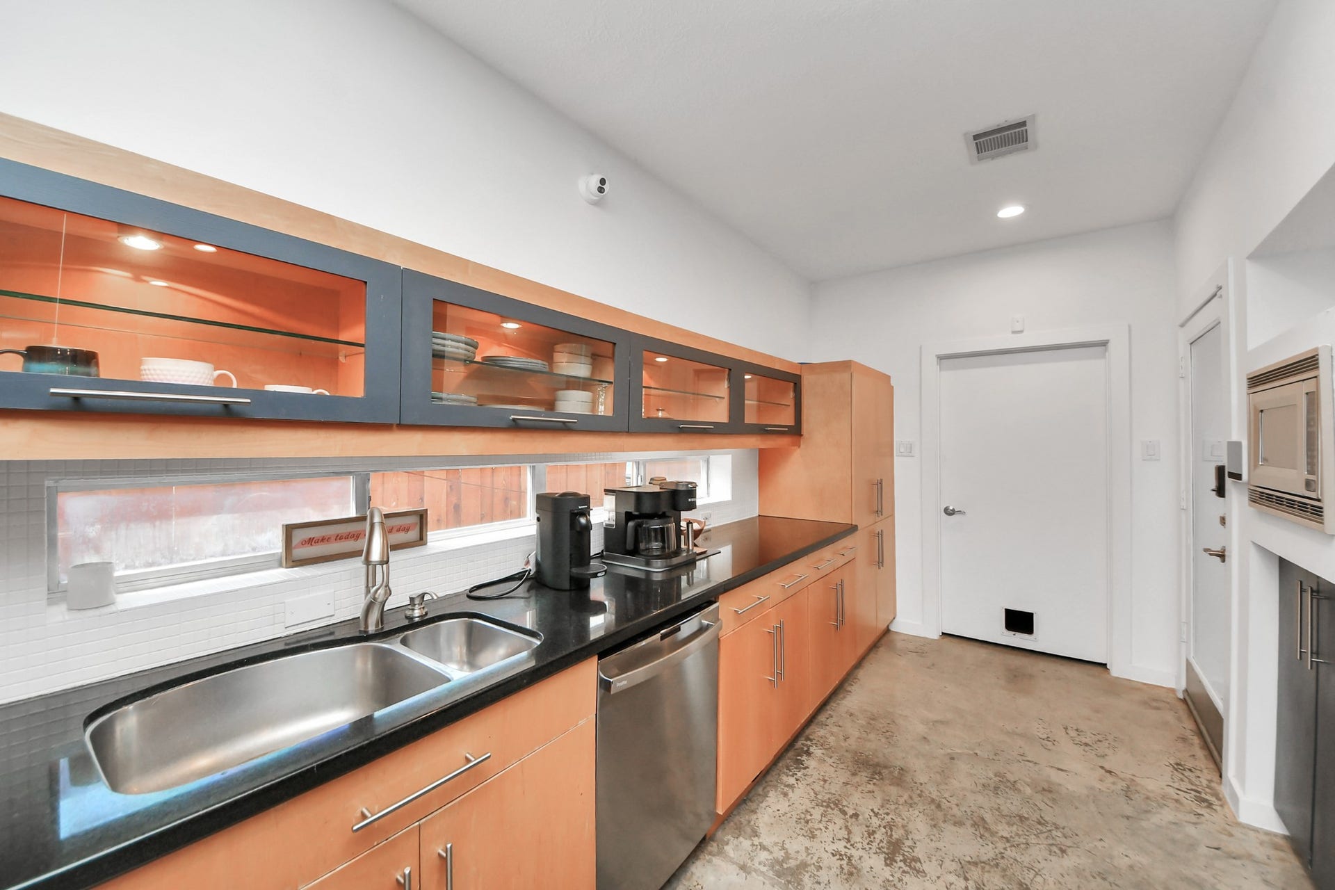 1411 Edwards Street, Houston, TX 77007 1411 Edwards Street, Houston, TX 77007