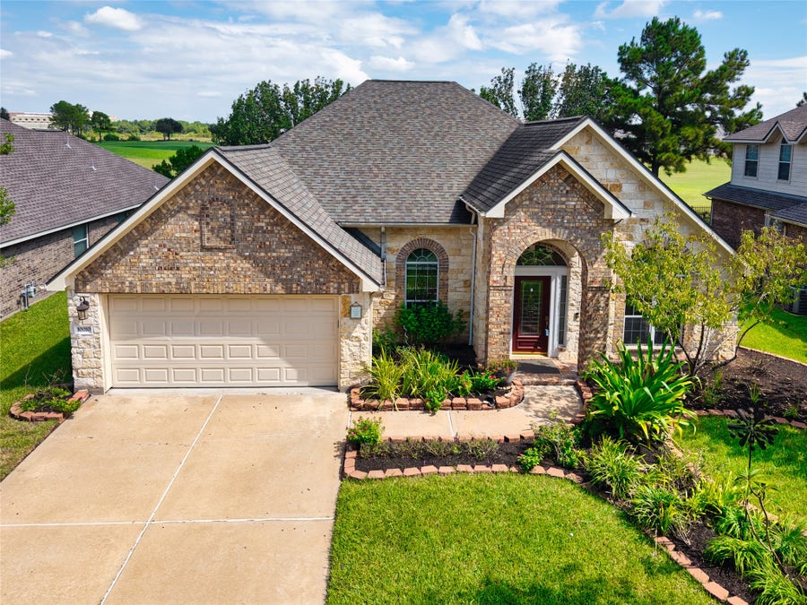 Property photo for 10010 Red Mesa Drive, Houston, TX