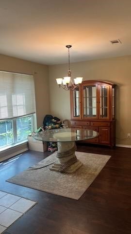 990 Jefferson Street, Alvin, TX 77511 DINING ROOM