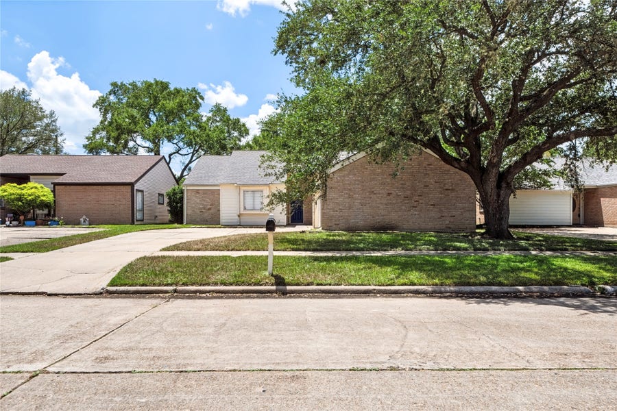 Property photo for 930 Mesa Terrace Drive, Katy, TX
