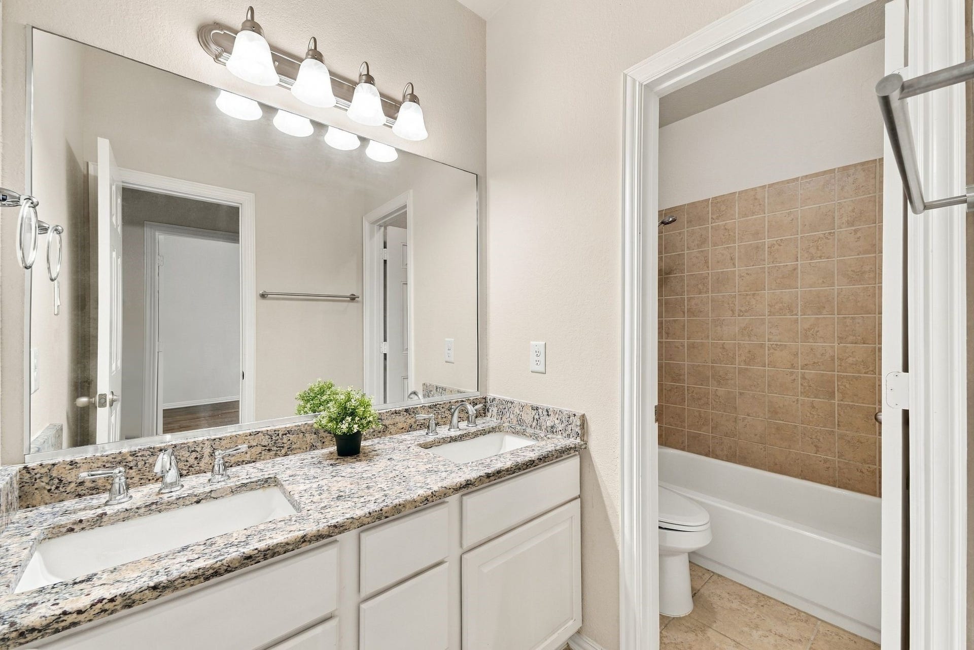 8319 Floating Heart Court, Conroe, TX 77385 Secondary bedroom 3 ensuite