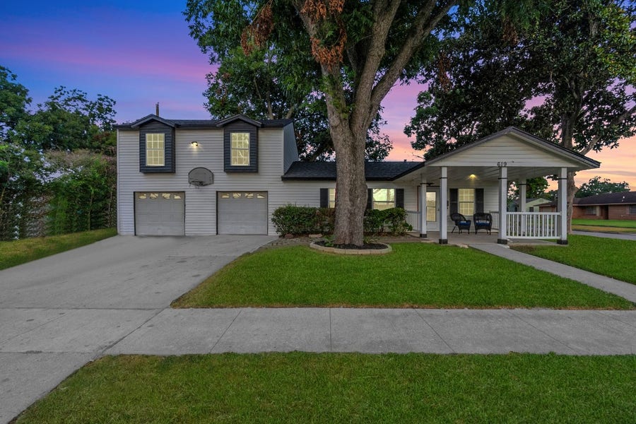 Property photo for 619 E Park Street, Sugar Land, TX