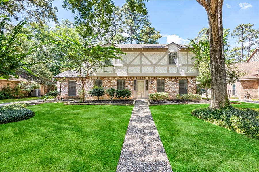 Property photo for 5702 Vestavia Drive, Houston, TX