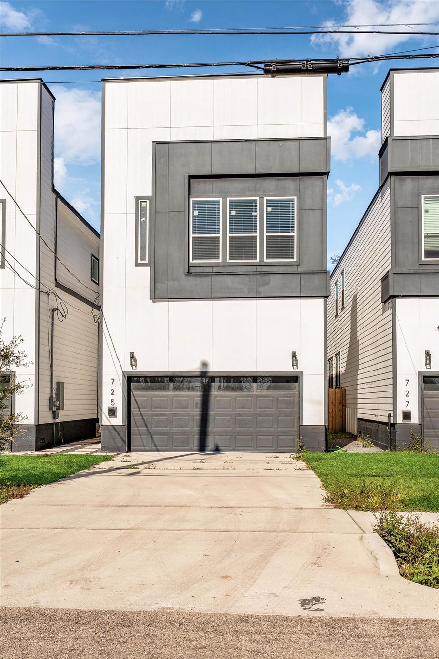 Property photo for 727 E 37th Street, Houston, TX