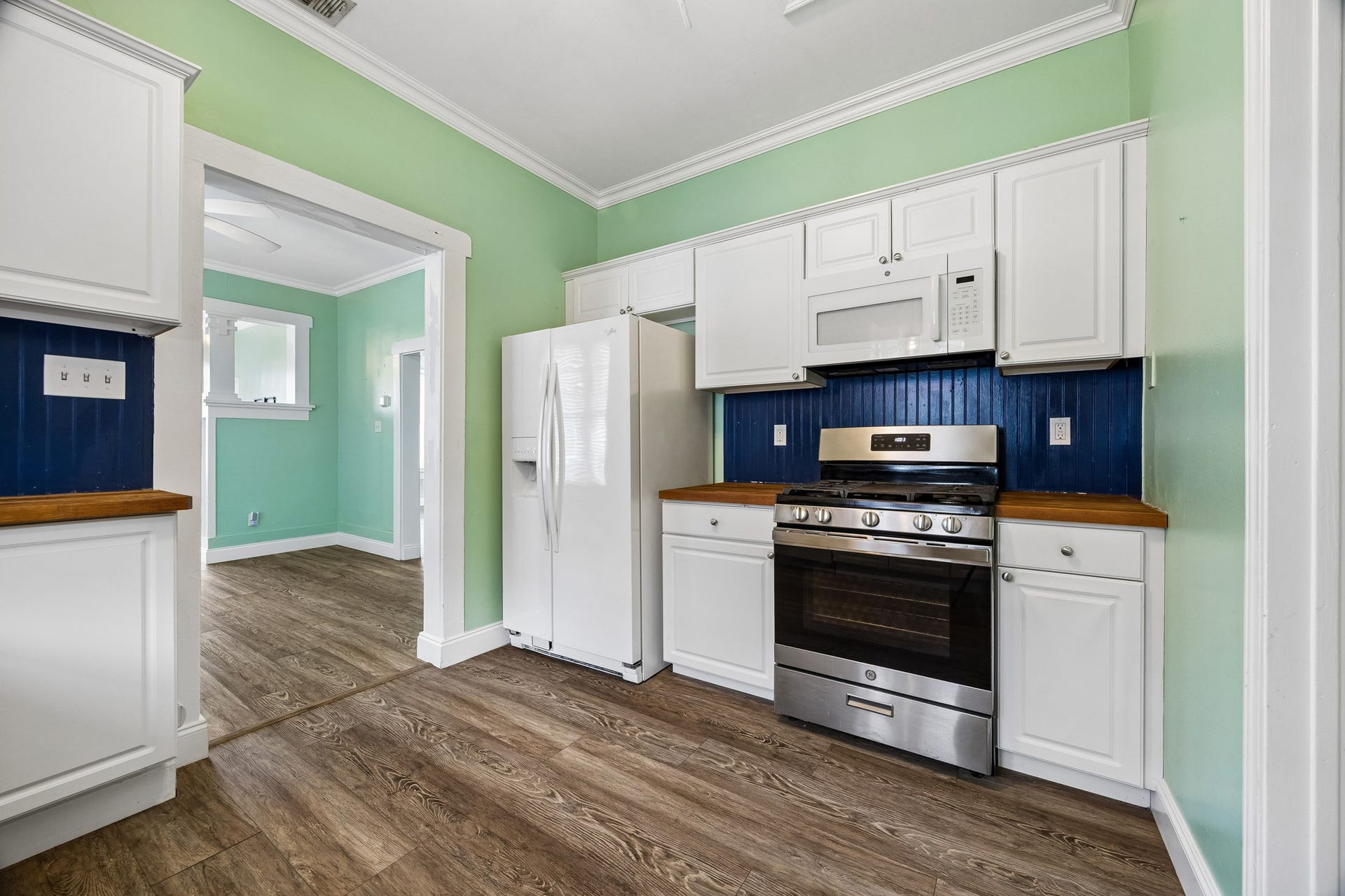 2411 37th Street, Galveston, TX 77550 2411 37th Street, Galveston, TX 77550