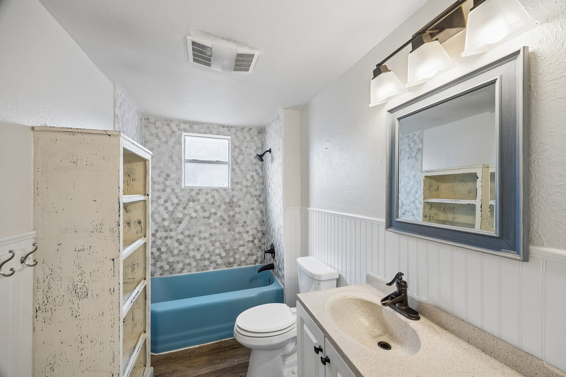 2411 37th Street, Galveston, TX 77550 2411 37th Street, Galveston, TX 77550