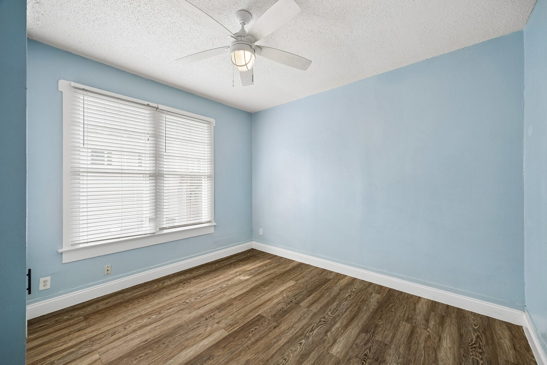 2411 37th Street, Galveston, TX 77550 2411 37th Street, Galveston, TX 77550