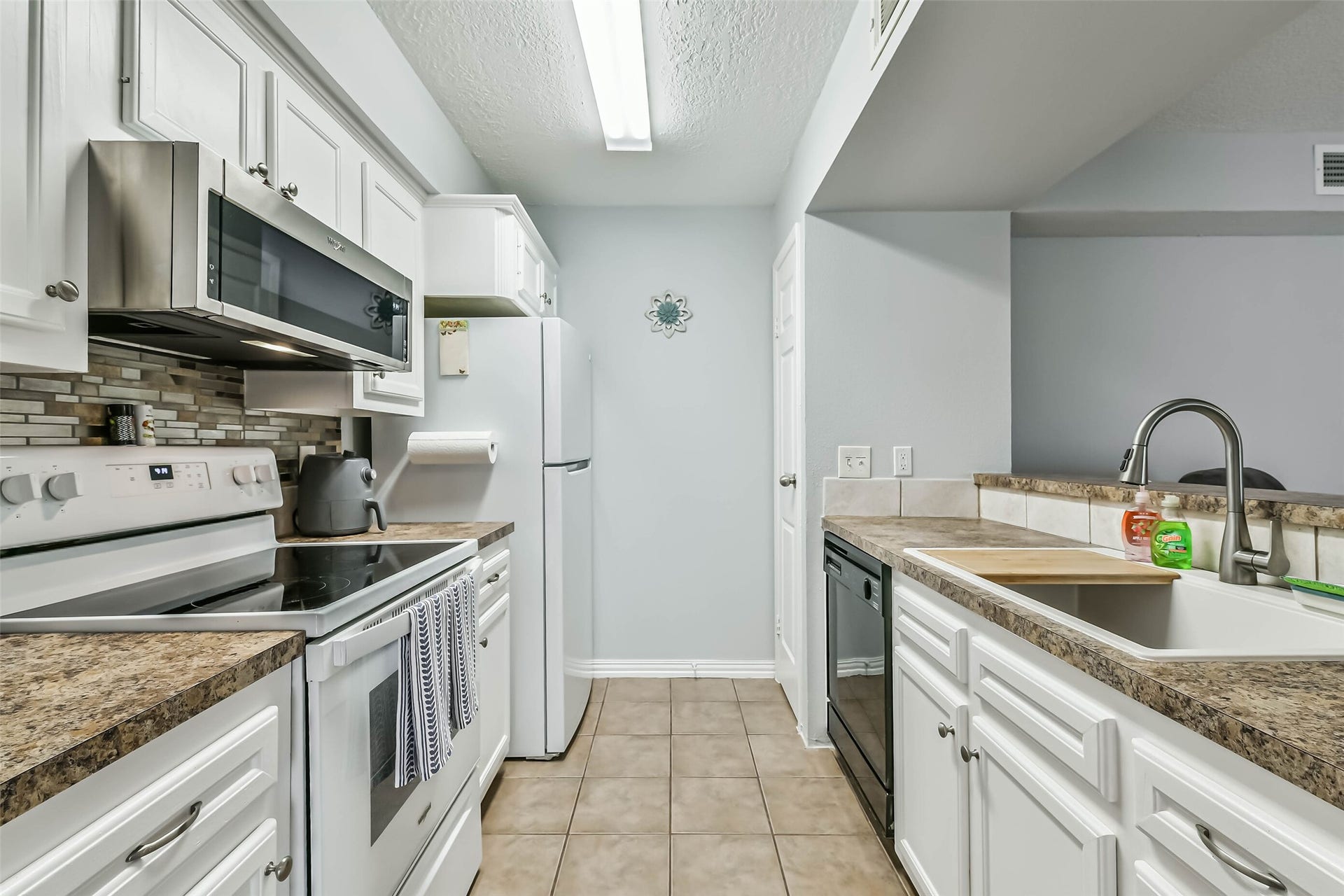 7600 Emmett F Lowry Expressway, #904, Texas City, TX 77591