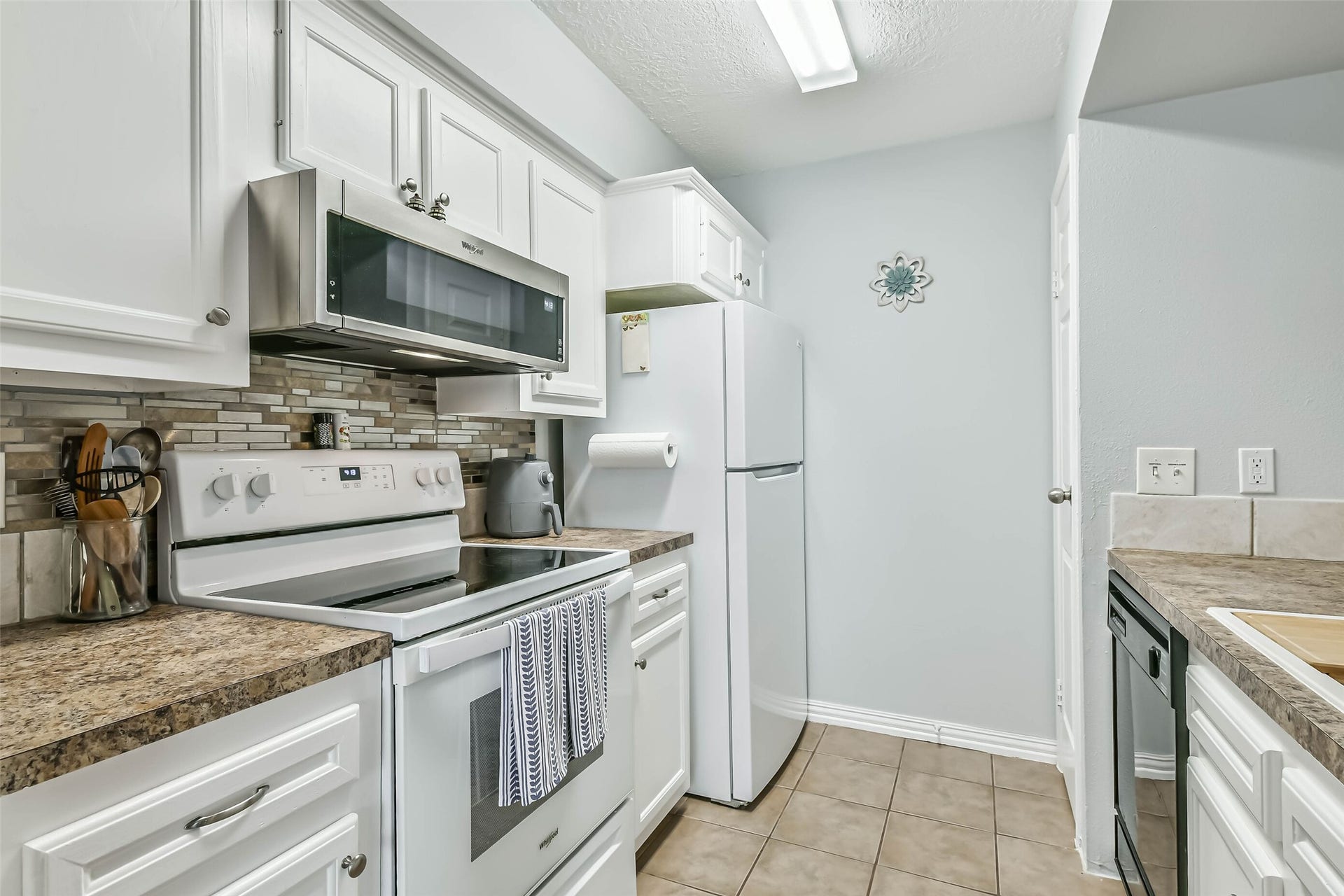 7600 Emmett F Lowry Expressway, #904, Texas City, TX 77591