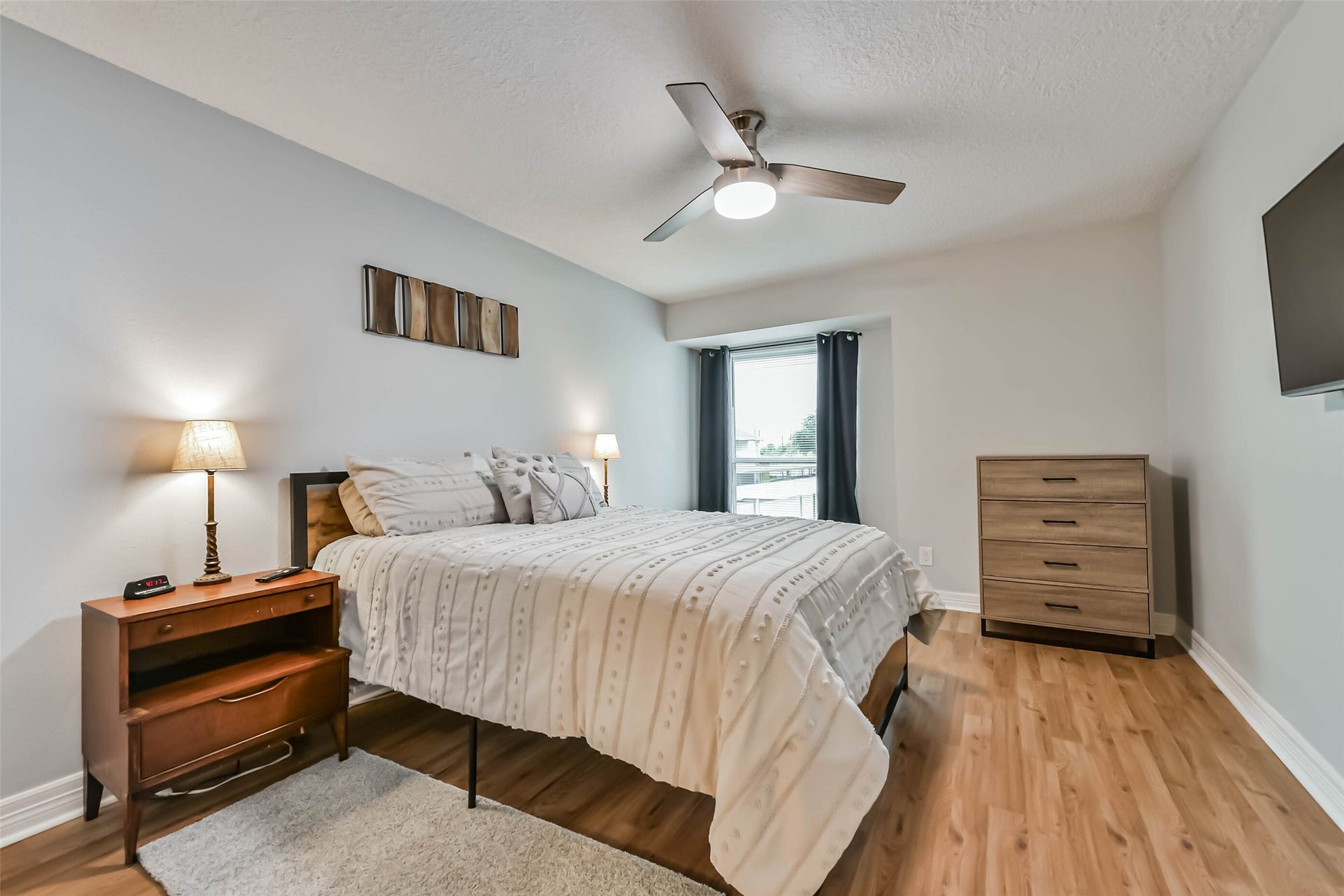 Bedroom 1- Primary