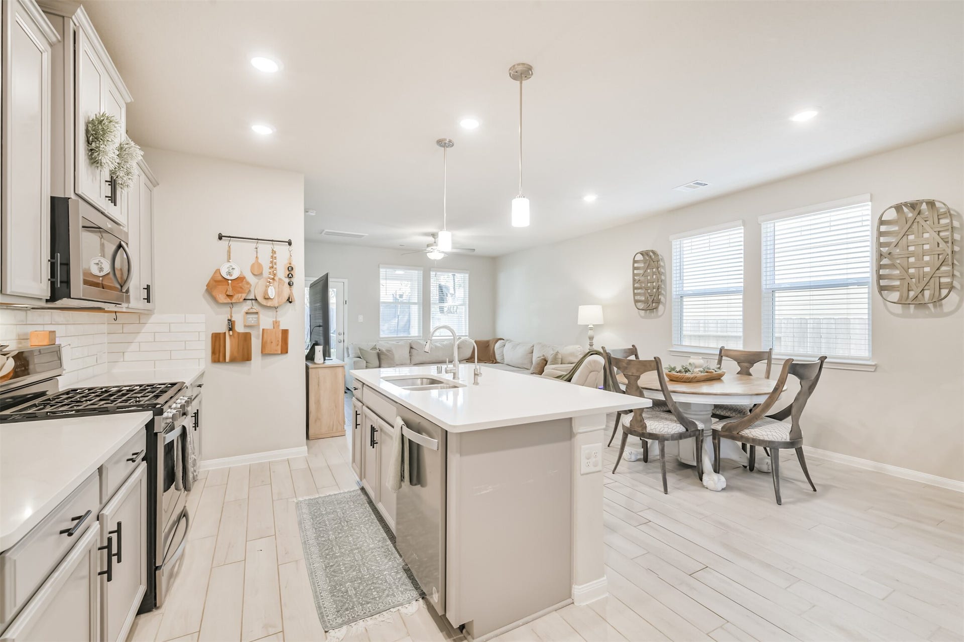 18488 Sunrise Maple Drive, Conroe, TX 77316