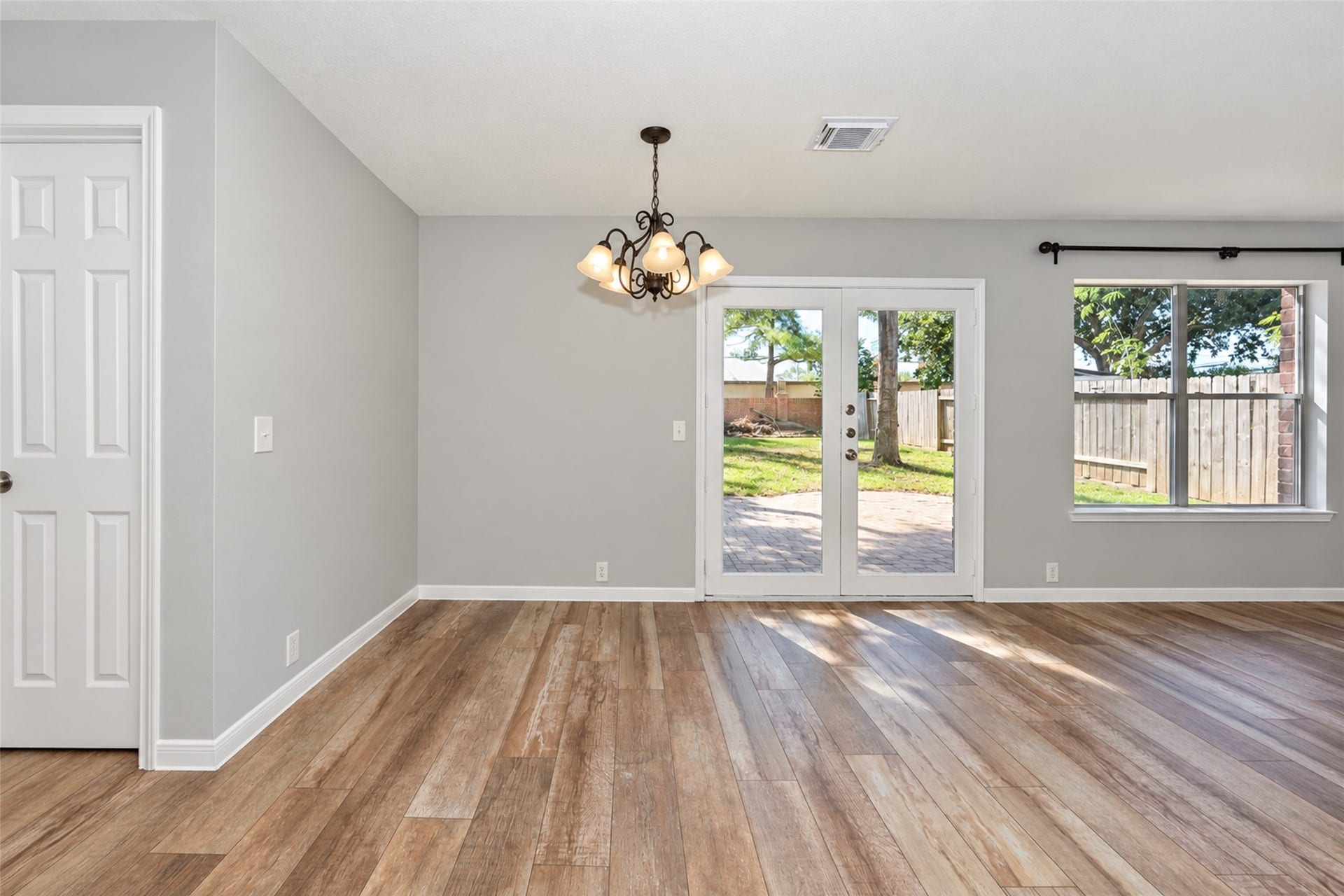 21203 Somerset Park Lane, Katy, TX 77450 Breakfast area and backdoor