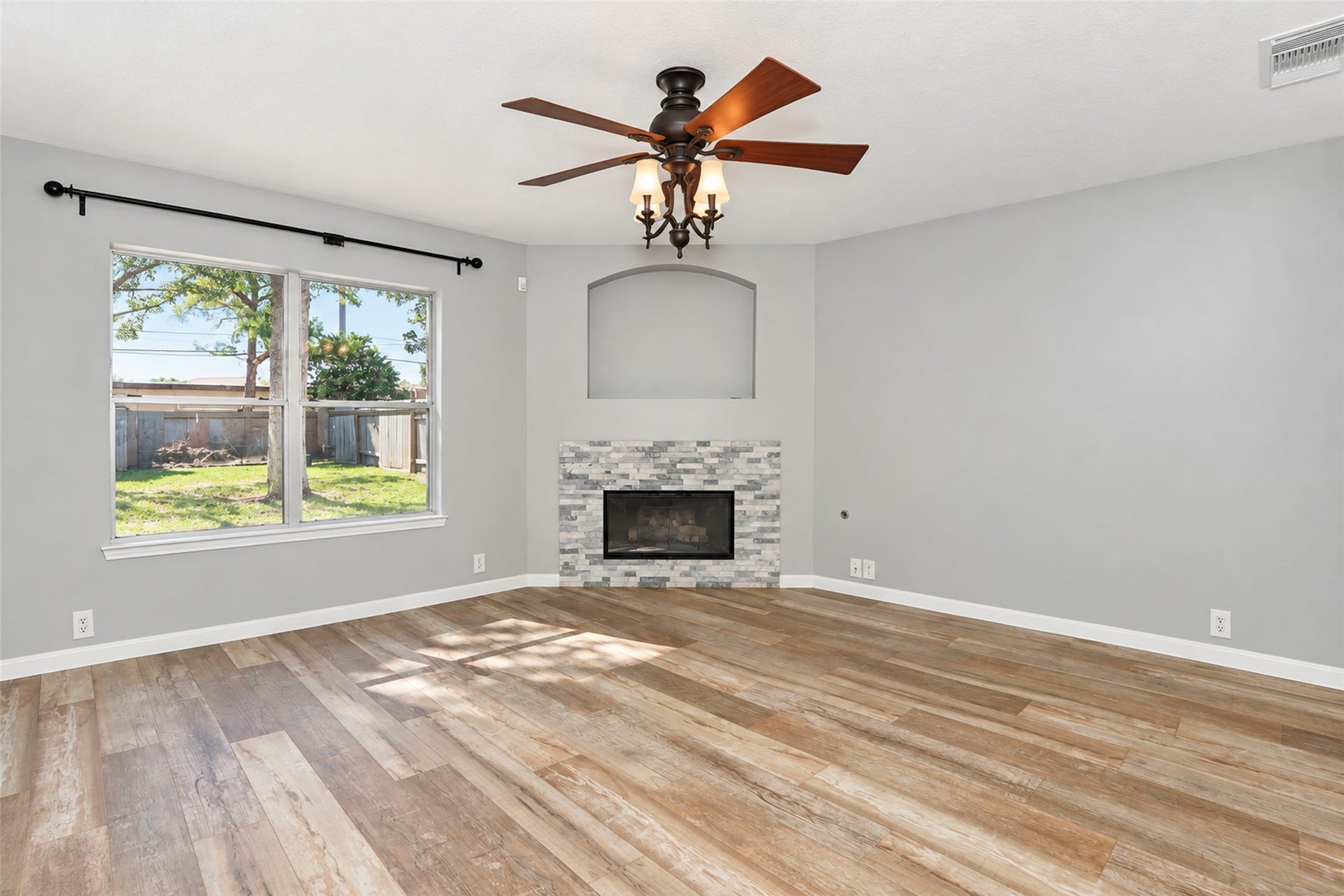 21203 Somerset Park Lane, Katy, TX 77450 Spacious living room with fireplace
