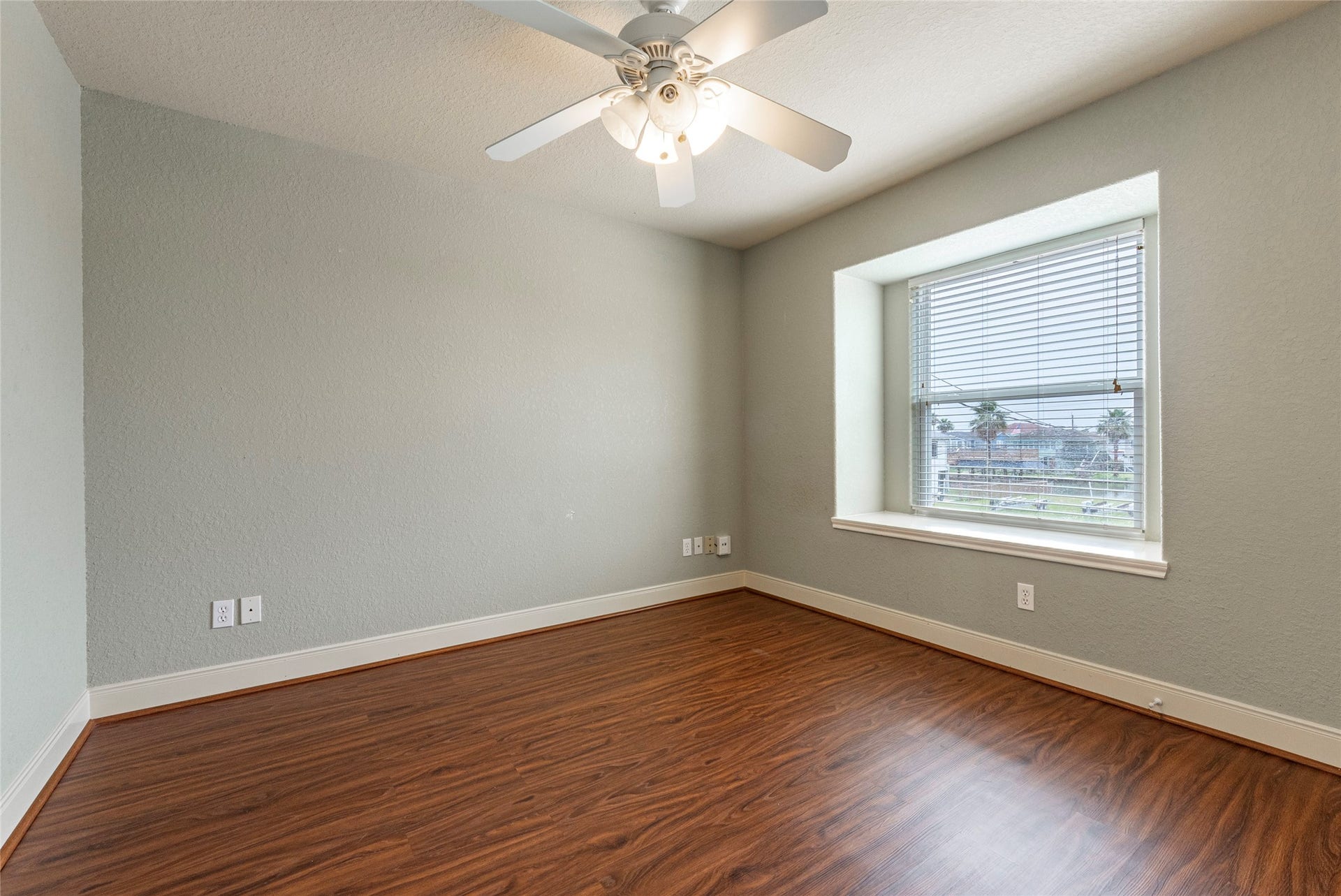 70 Tarpon Street, Bayou Vista, TX 77563 70 Tarpon Street, Bayou Vista, TX 77563