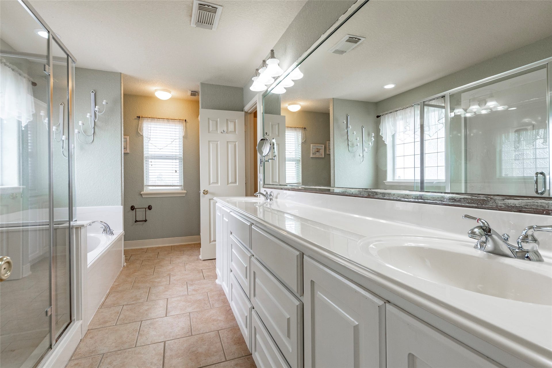 70 Tarpon Street, Bayou Vista, TX 77563 70 Tarpon Street, Bayou Vista, TX 77563