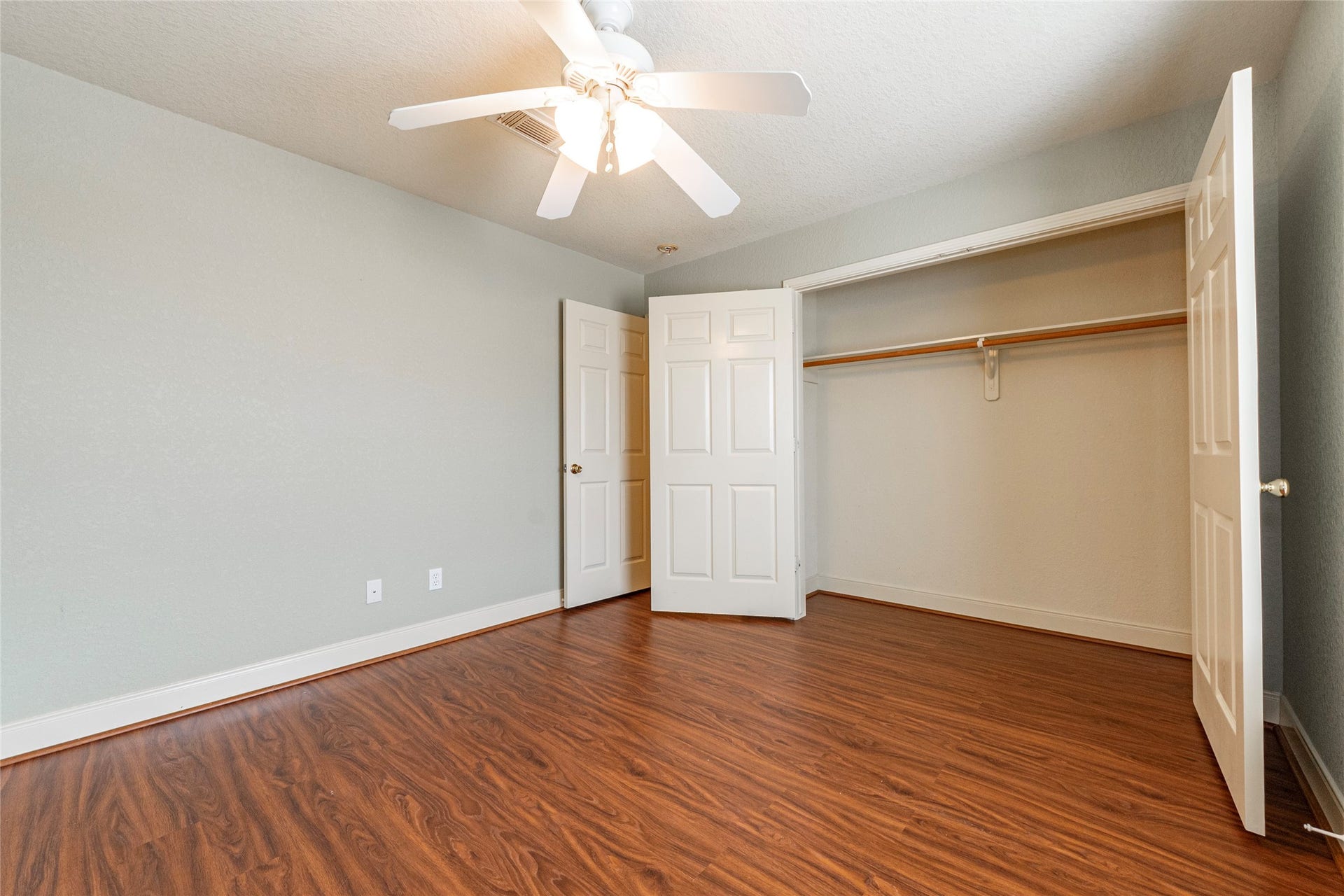 70 Tarpon Street, Bayou Vista, TX 77563 70 Tarpon Street, Bayou Vista, TX 77563
