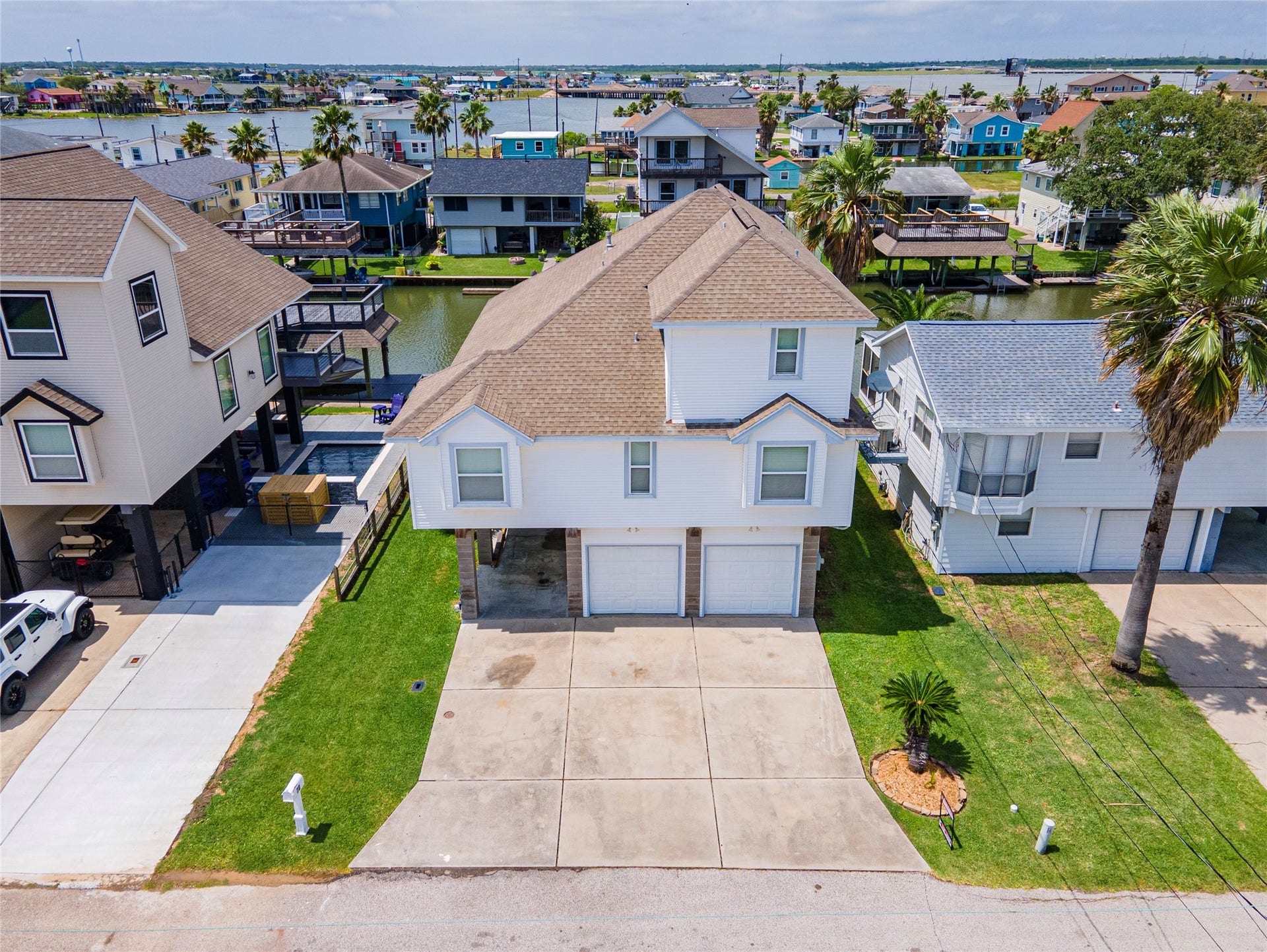 70 Tarpon Street, Bayou Vista, TX 77563 70 Tarpon Street, Bayou Vista, TX 77563