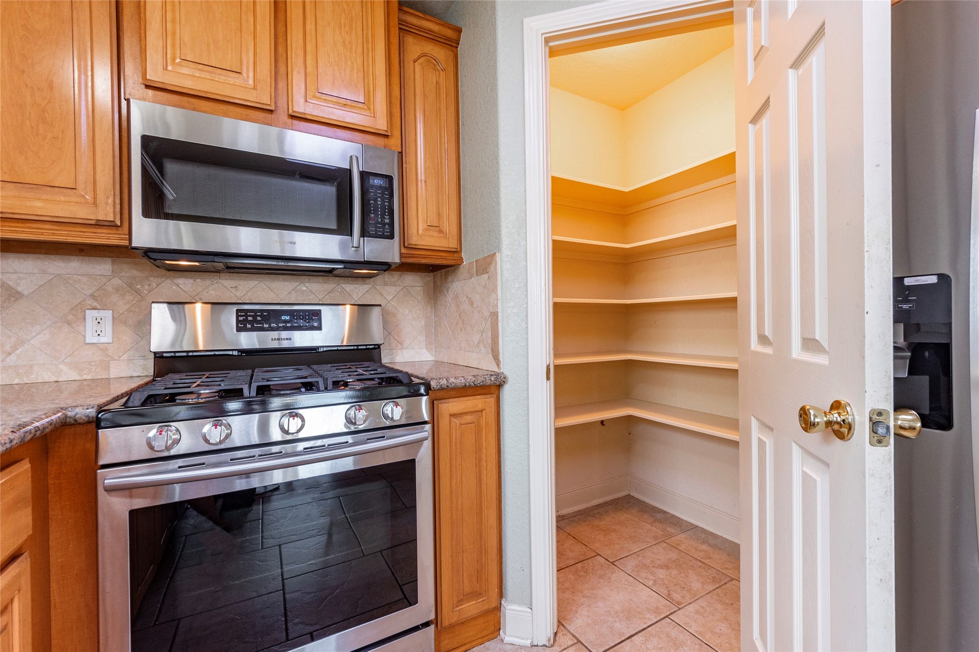 70 Tarpon Street, Bayou Vista, TX 77563 70 Tarpon Street, Bayou Vista, TX 77563