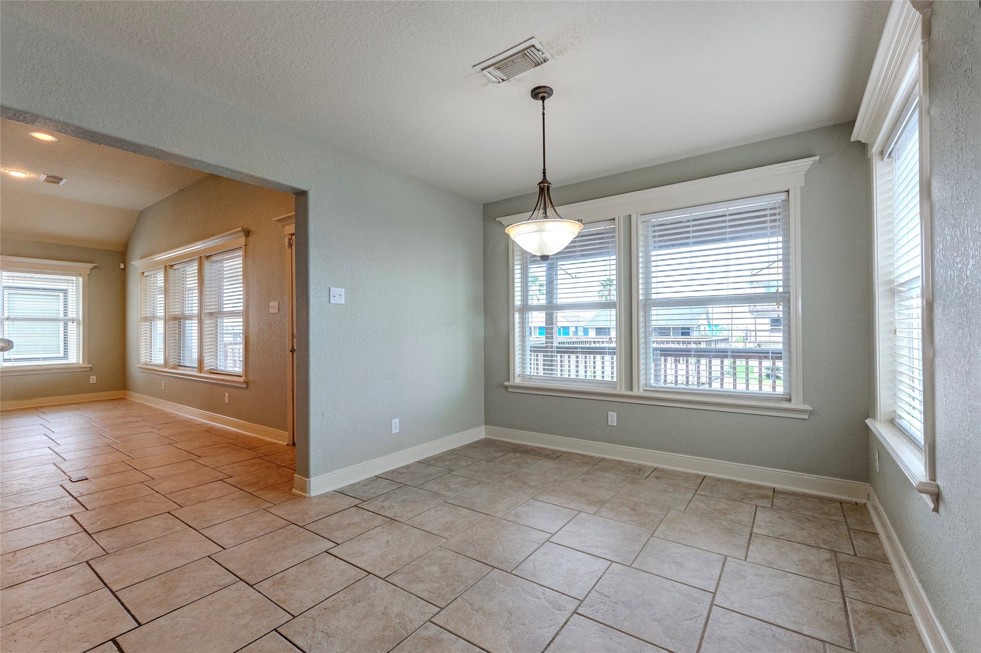 70 Tarpon Street, Bayou Vista, TX 77563 70 Tarpon Street, Bayou Vista, TX 77563