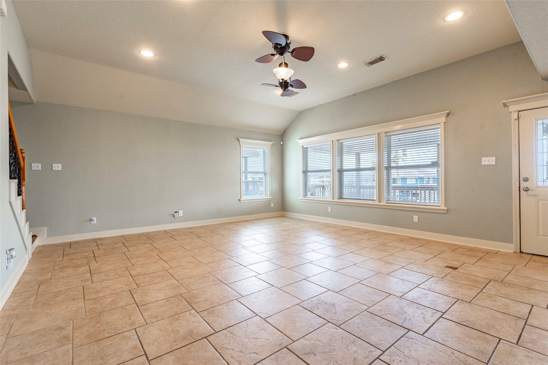 70 Tarpon Street, Bayou Vista, TX 77563 70 Tarpon Street, Bayou Vista, TX 77563